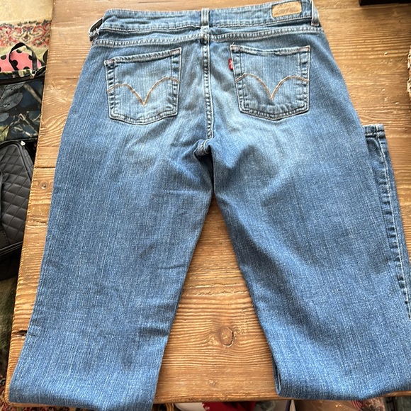 Levi's Women’s Slender Boot Cut 526 Blue Jeans. Size 8 Medium - Picture 4 of 7